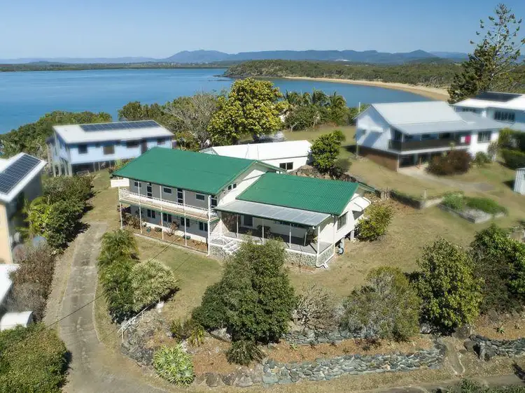 10 Antoney Lane, Sarina Beach QLD 4737