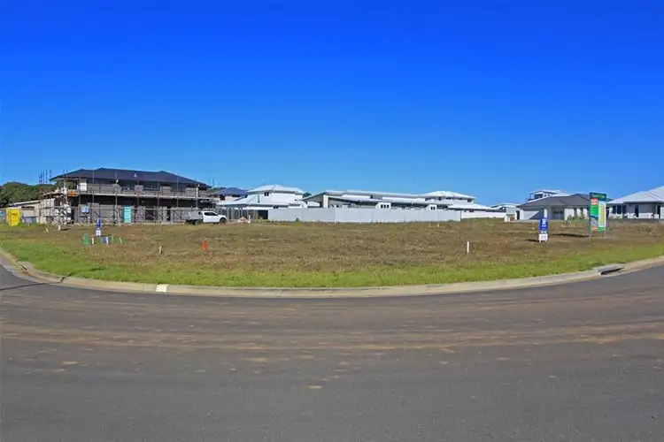 4 Shore Break Crescent, Lake Cathie NSW 2445