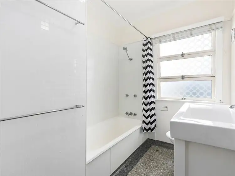 Fifth view of Homely house listing, 462 Cavendish Road, Coorparoo QLD 4151