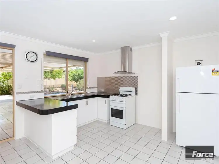 21 Redcliffe Avenue, Marangaroo WA 6064