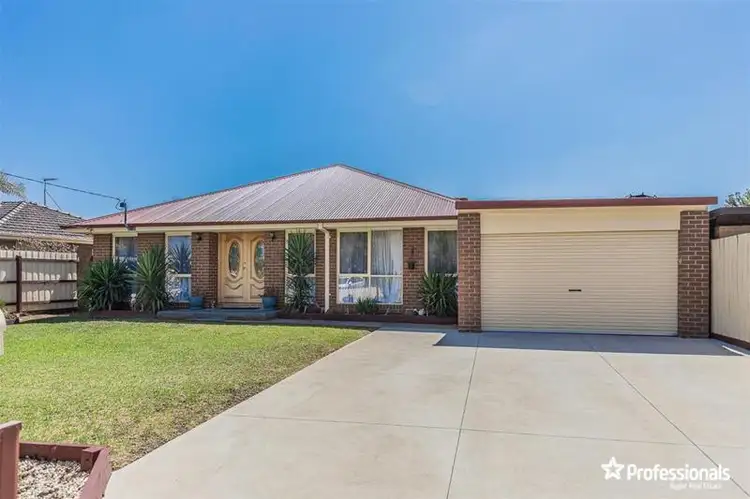 4 Ruth Court, Melton South VIC 3338