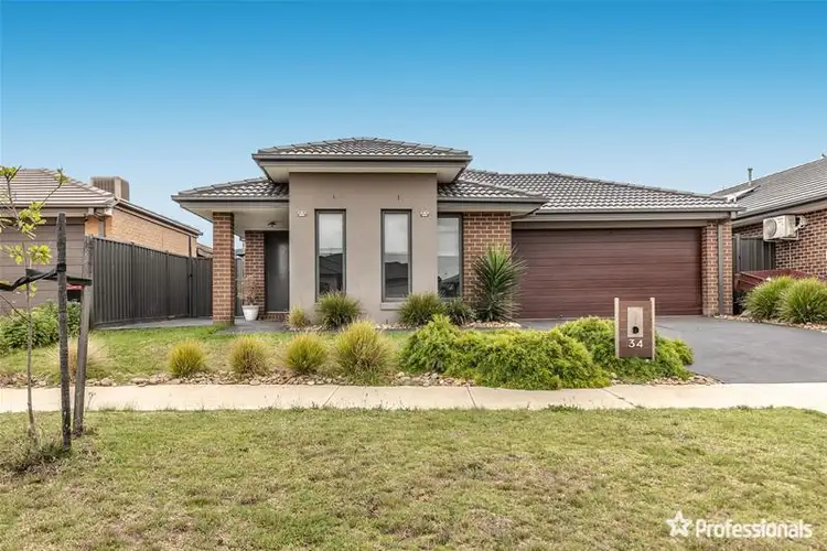 Second view of Homely house listing, 34 Willandra Boulevard, Harkness VIC 3337
