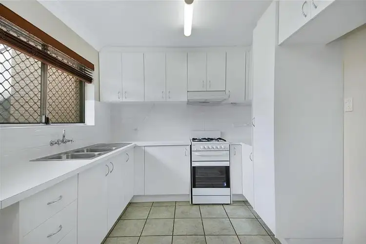 Fourth view of Homely apartment listing, 2/9 Lomond Terrace, East Brisbane QLD 4169