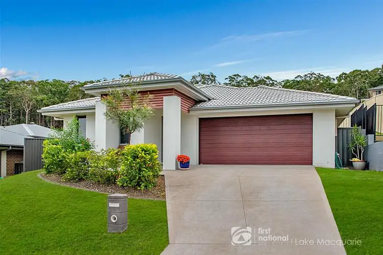 19 Medina Place, Cameron Park NSW 2285