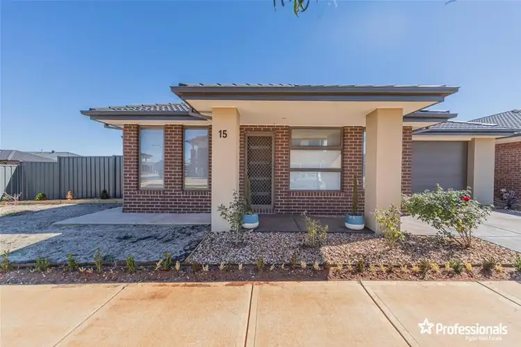 15 Augusta Way, Strathtulloh VIC 3338