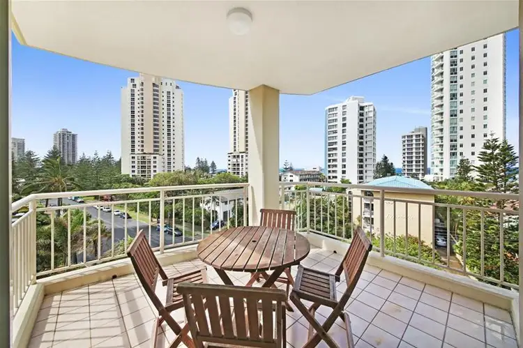 'MALDIVES' 46 Pacific  Street, Main Beach QLD 4217