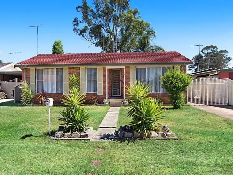 12 Grose Avenue, North St Marys NSW 2760