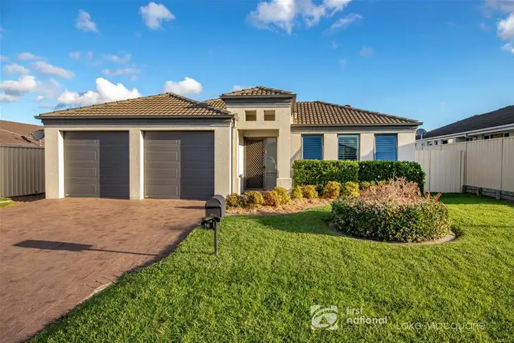 16 Lakeaire Circuit, Cameron Park NSW 2285