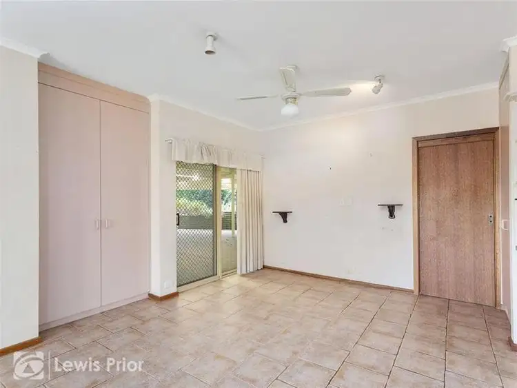 Fifth view of Homely house listing, 2 Triche Crescent, Hallett Cove SA 5158
