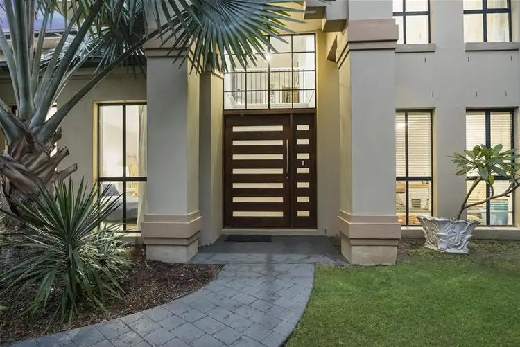 26 Calcita Aveune, Elanora QLD 4221