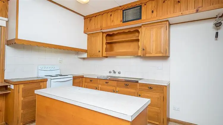 Fifth view of Homely house listing, 6 Litchfield Street, Merbein VIC 3505