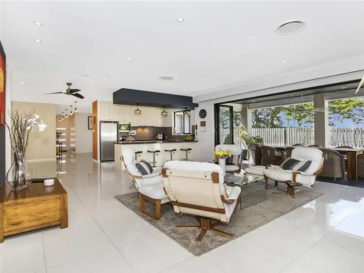19 Cowie Road, Carseldine QLD 4034