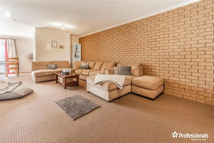 8/43 Wickham Street, Melton South VIC 3338