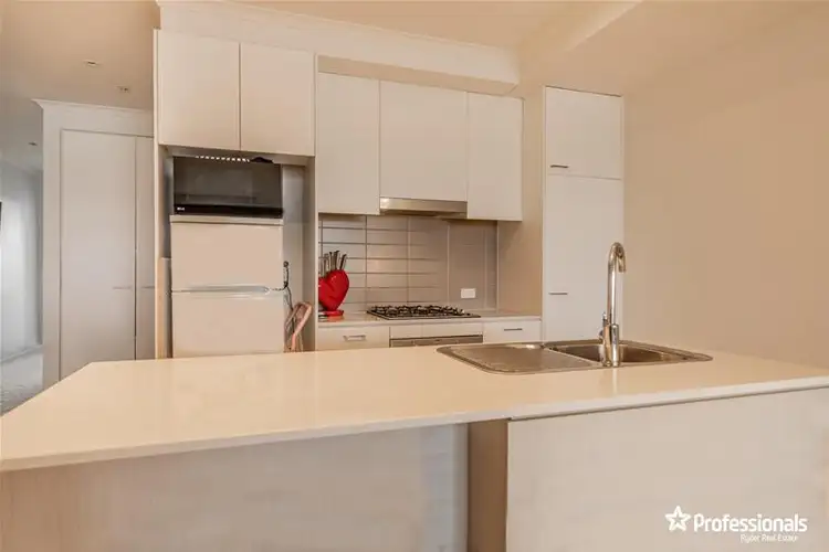 Fourth view of Homely unit listing, 5/76 The Esplanade, Caroline Springs VIC 3023
