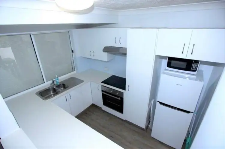 Fourth view of Homely apartment listing, 2/10 Jubilee Avenue, Broadbeach QLD 4218
