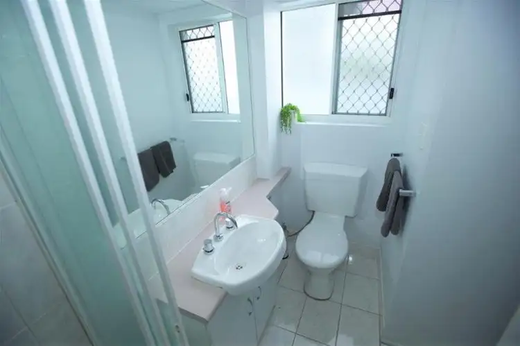 Seventh view of Homely apartment listing, 2/10 Jubilee Avenue, Broadbeach QLD 4218