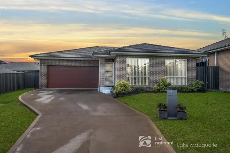8 Manlius Drive, Cameron Park NSW 2285