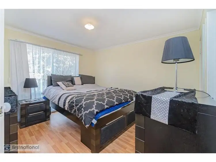 Fifth view of Homely house listing, 10 Yarcombe Crescent, Craigieburn VIC 3064