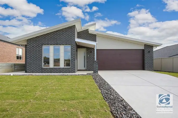 Main view of Homely house listing, 6 Grieve Way, Wodonga VIC 3690