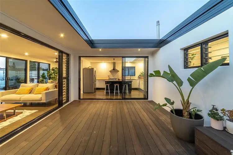 8 Bahloo Avenue, Palm Beach QLD 4221