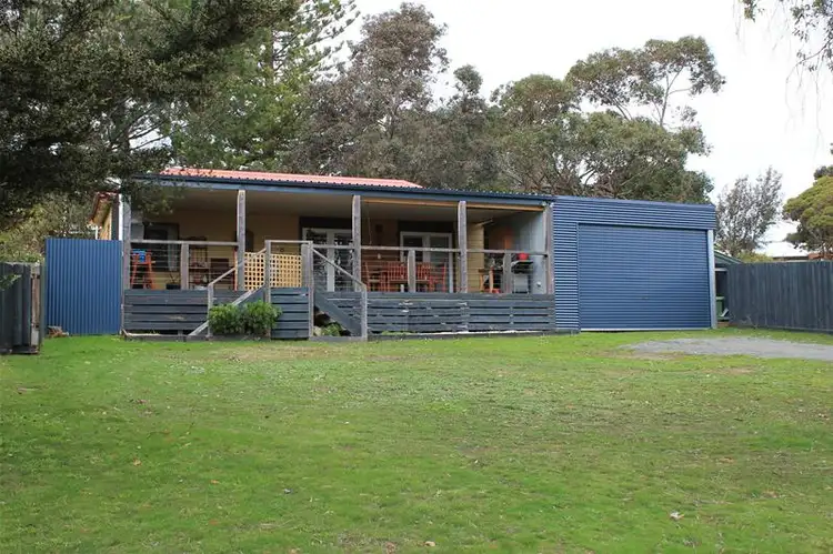 9 Talofa Avenue, Cowes VIC 3922