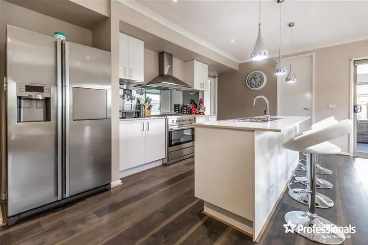 Fifth view of Homely house listing, 17 Willandra Boulevard, Harkness VIC 3337