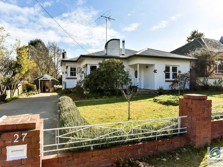 27 Victoria Road, Beechworth VIC 3747