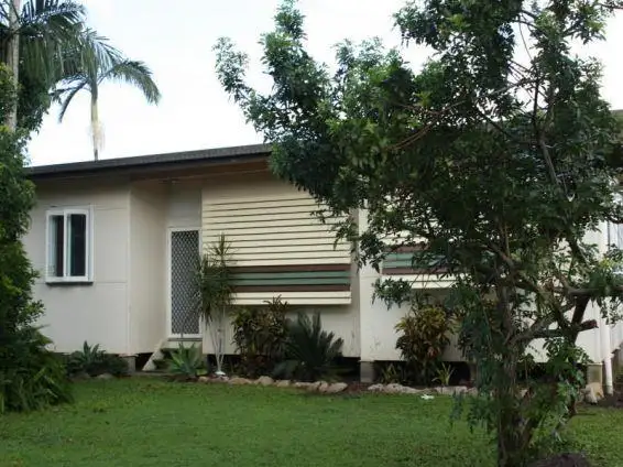 6 Place Avenue, Sarina QLD 4737