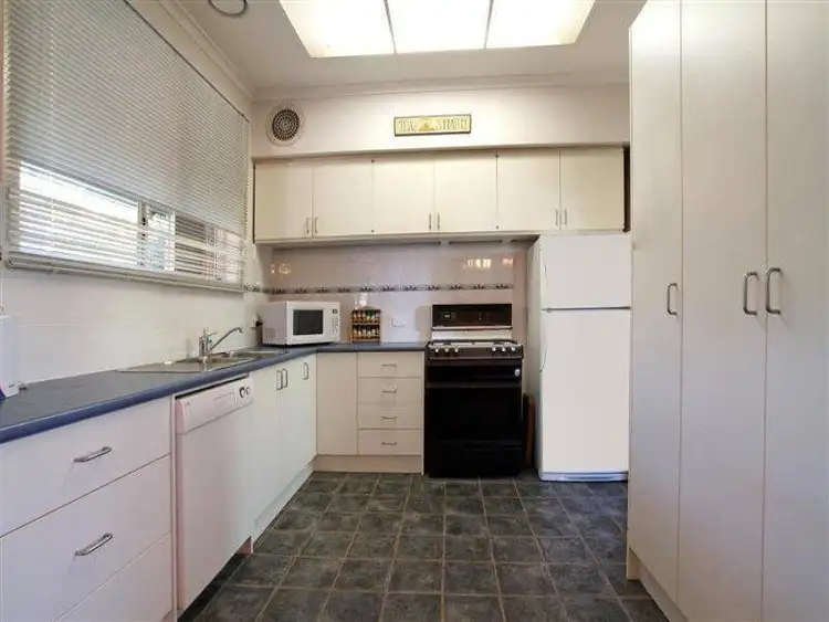 Fifth view of Homely house listing, 11 Hearthside Court, Ringwood VIC 3134