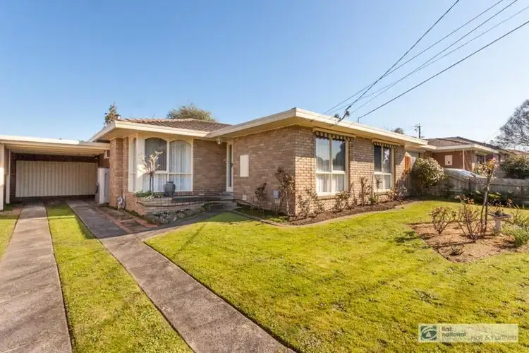 12 Glencoe  Grove, Dandenong North VIC 3175