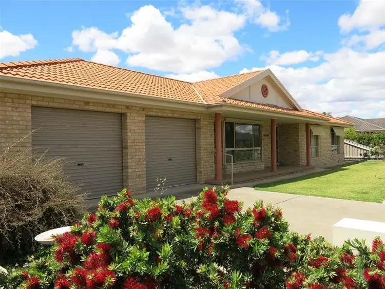 7 Inglis Street, Lake Albert NSW 2650