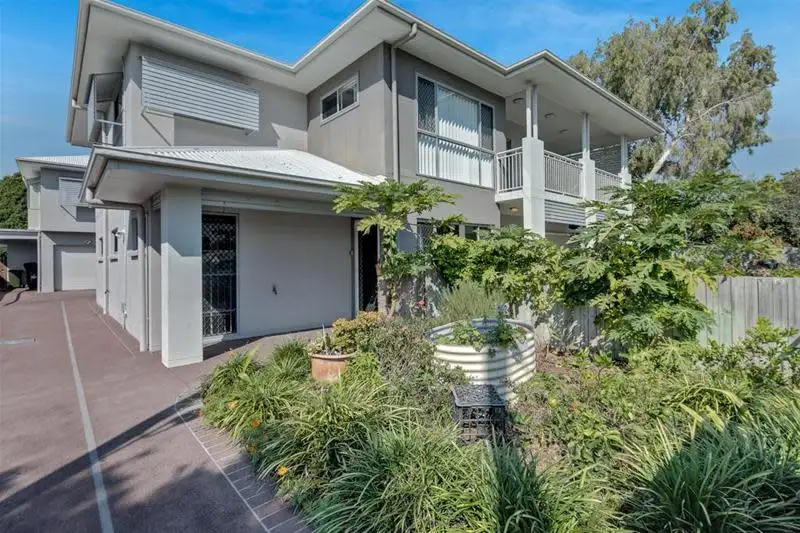 Main view of Homely apartment listing, 1/32 Drayton Terrace, Wynnum QLD 4178
