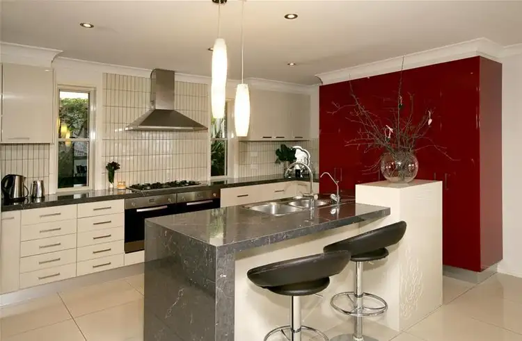 54 Allambie Way, Mount Austin NSW 2650