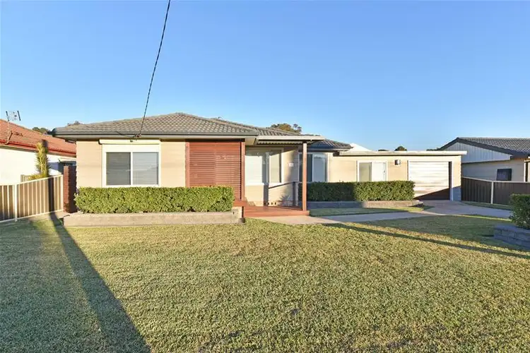 8 Adams Street, Heddon Greta NSW 2321