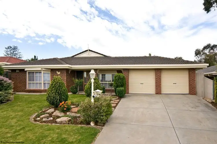 6 Lennon Drive, Woodcroft SA 5162