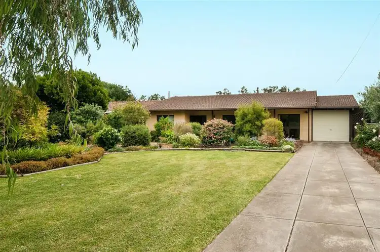 2 Sunningdale Avenue, Novar Gardens SA 5040