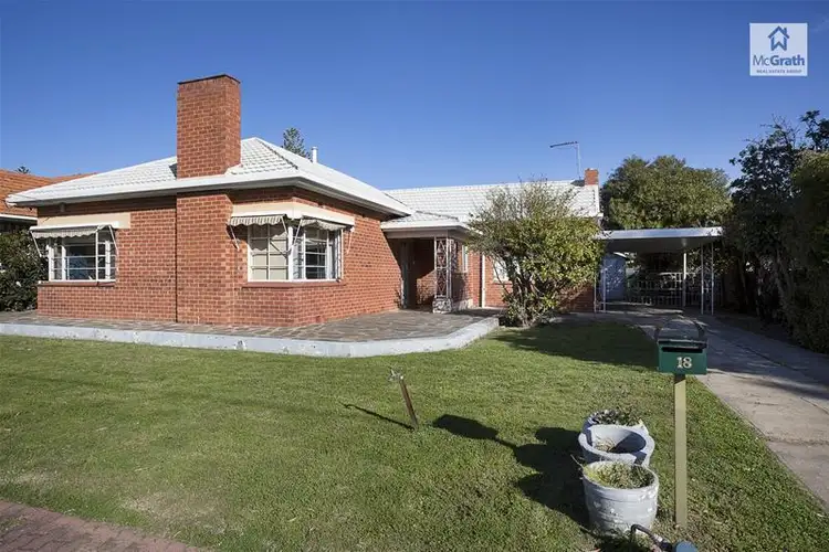 18 Golflands Terrace, Glenelg North SA 5045