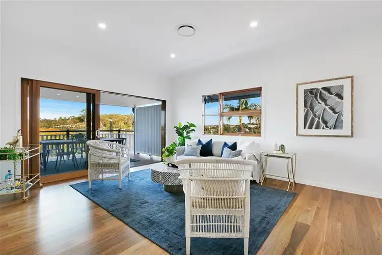 54 Dover Street, Hawthorne QLD 4171