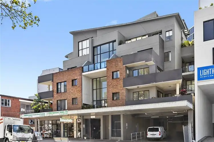 Fifth view of Homely unit listing, 4/10 Oaks Avenue, Dee Why NSW 2099