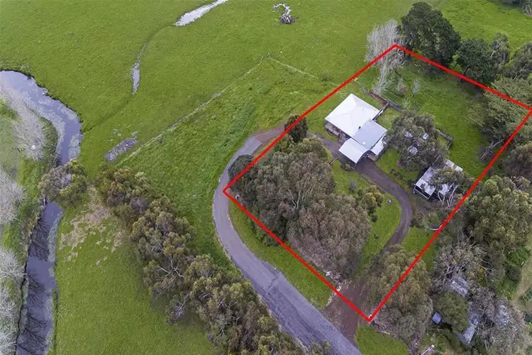 Third view of Homely house listing, 10 Porter Street, Woolsthorpe VIC 3276