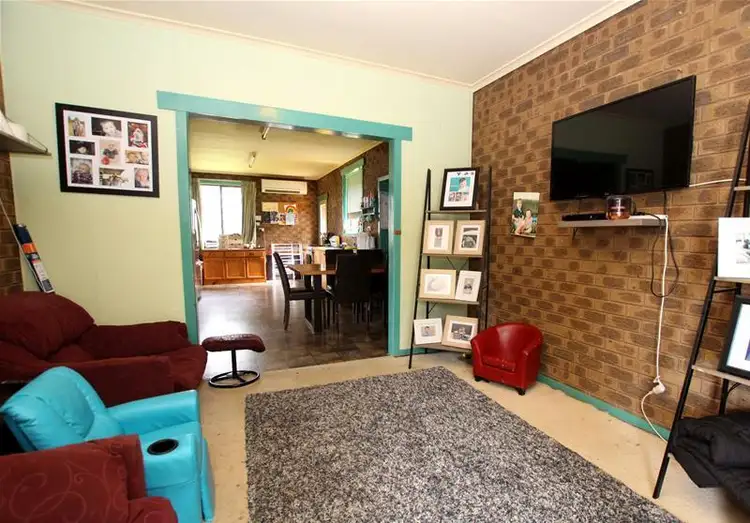 Sixth view of Homely house listing, 10 Porter Street, Woolsthorpe VIC 3276