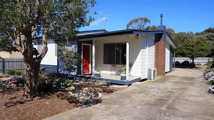 300 National Park Road, Loch Sport VIC 3851
