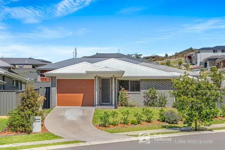 33A Floresta Crescent, Cameron Park NSW 2285