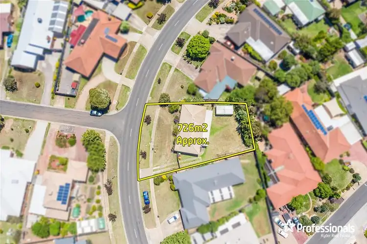 16 Trethowan Avenue, Melton West VIC 3337