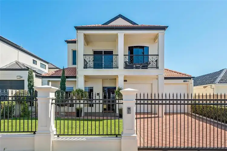 5a Richardson Avenue, Glenelg North SA 5045