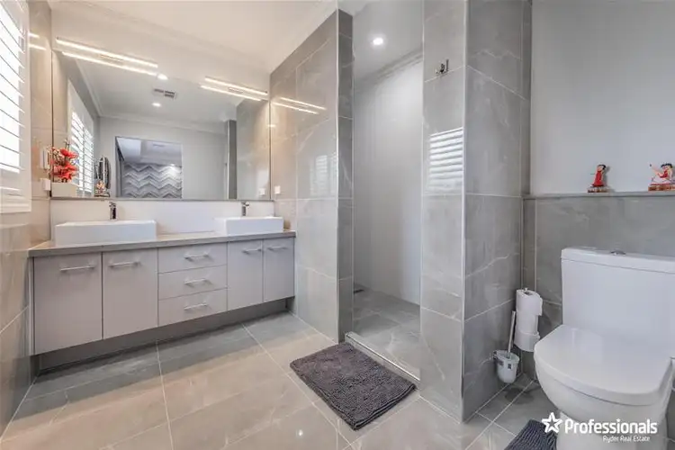 Fifth view of Homely house listing, 3 Field Avenue, Harkness VIC 3337