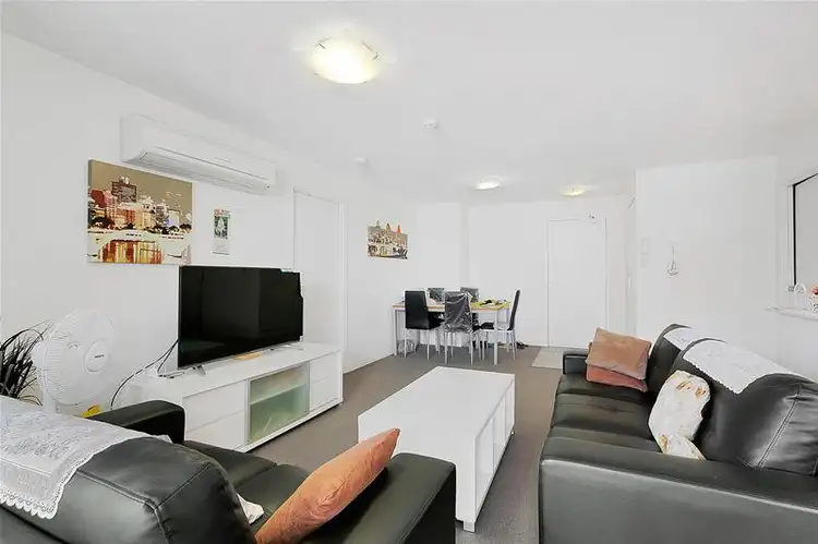 Third view of Homely apartment listing, 2402/92 Quay Street, Brisbane City QLD 4000