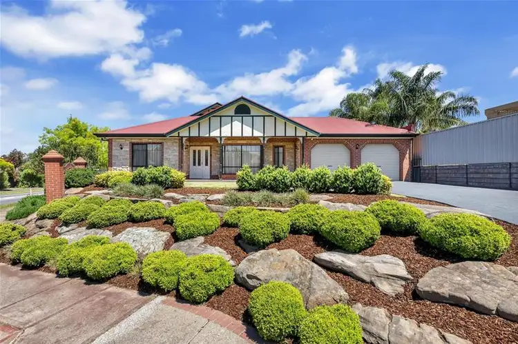 2 Lochleven Avenue, Greenwith SA 5125