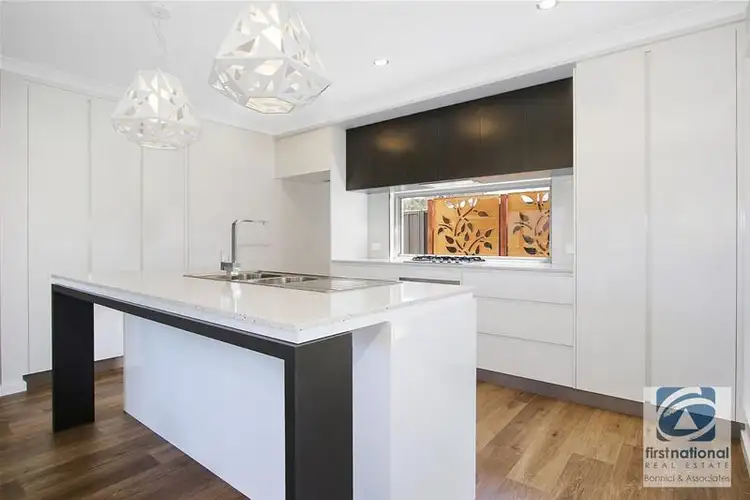 Fifth view of Homely house listing, 5 Hampshire Boulevard, Leneva VIC 3691