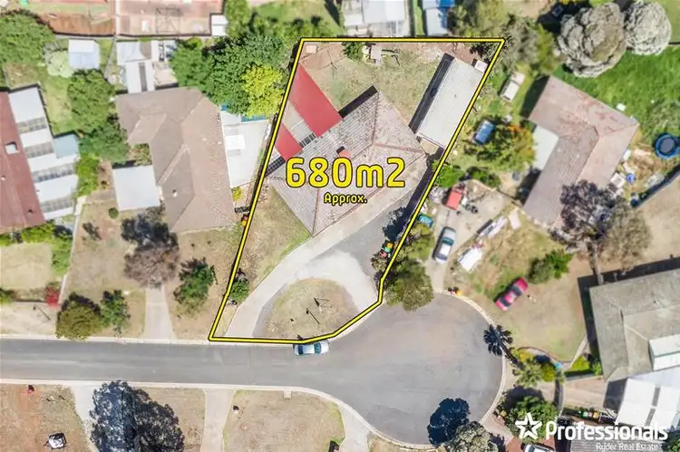 3 Kingsley Place, Melton West VIC 3337